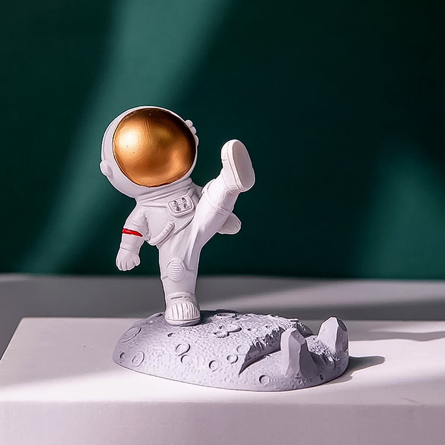 Mobile Holder Astronaut Phone Stand Planet Creative Fun 3D Design (1 Pc / Mix Design) Mobile Holder Astronaut Phone Stand Planet Creative Fun 3D Design (1 Pc / Mix Design)